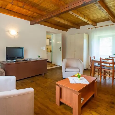 Nyaraló House Dean